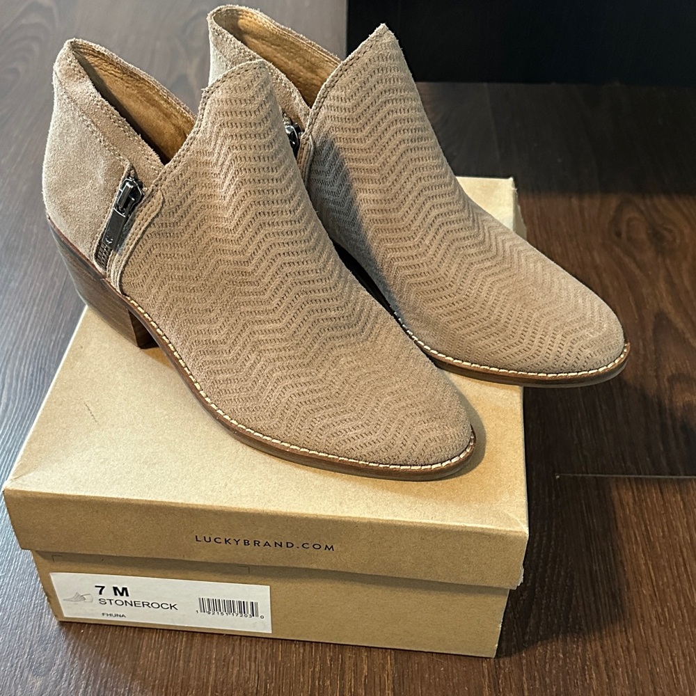 Lucky Brand Stonerock Fhuna Chevron Suede Ankle Booties - NWT Size Women’s 7 M